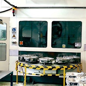 Robotic deburring machine